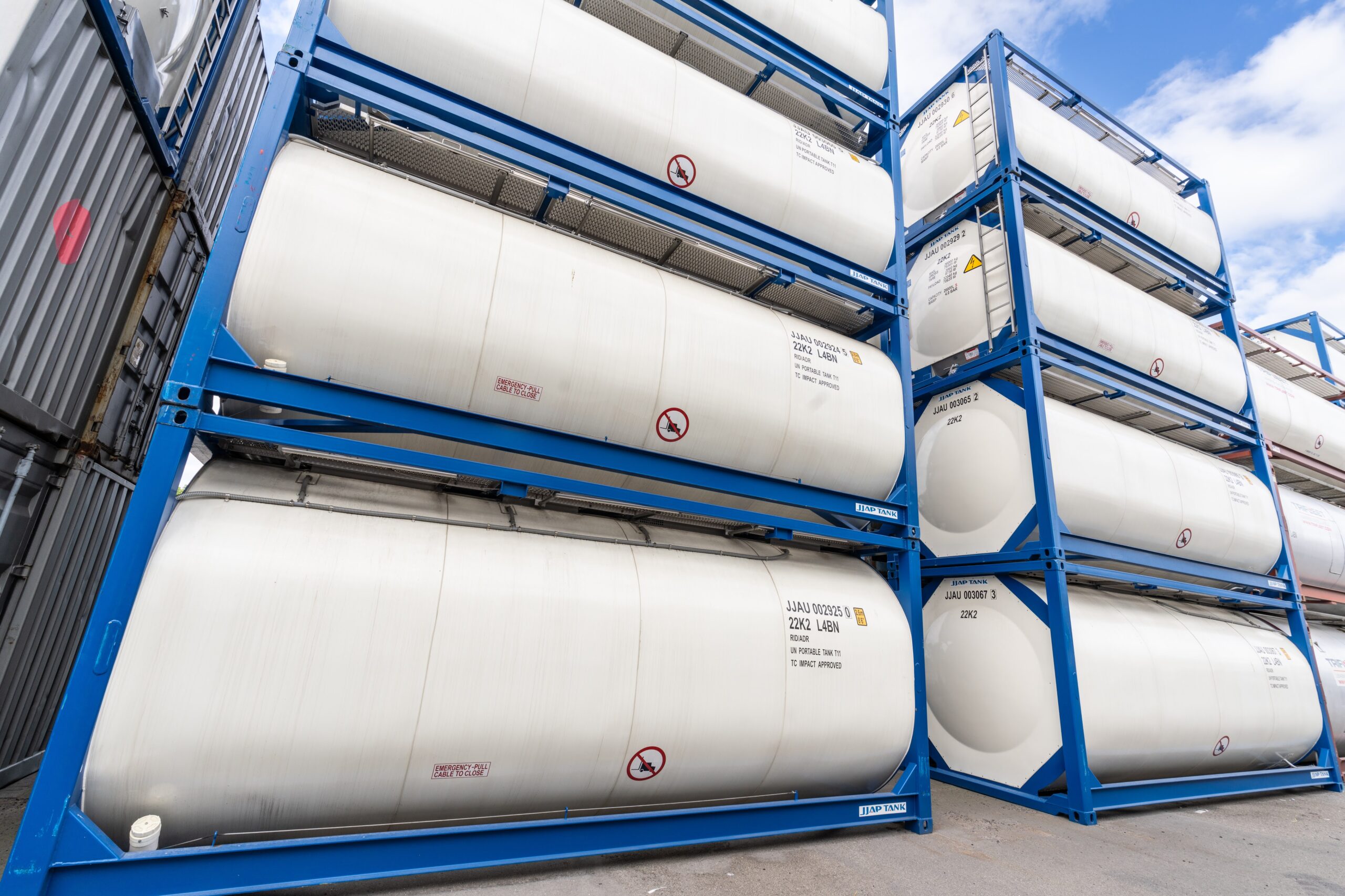 Baffled tank containers - H&M Tank Containers